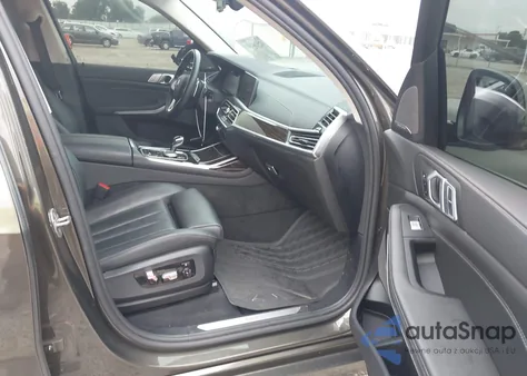 2020 BMW X7 xDrive40I z USA, uszkodzony, nr VIN 5UXCW2C04L9C40530